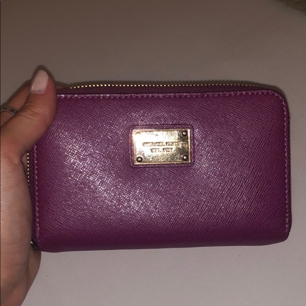 Fuscia Michael kors wallet